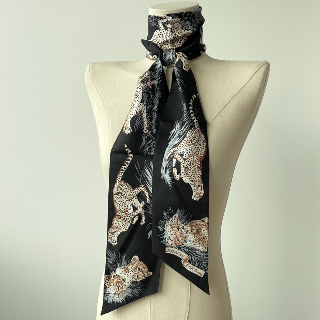 HERMES 21夏季新款Maxi Twilly《猎豹》 黑色 ～100%真丝  10*180cm 可作为头巾、腰带佩戴或系绕颈间
