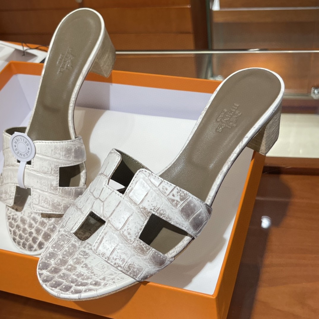 HERMES 客订的鳄鱼皮拖鞋 手工定制 喜马拉雅 高级的的颜色 35-41码（建议定大一码哟)