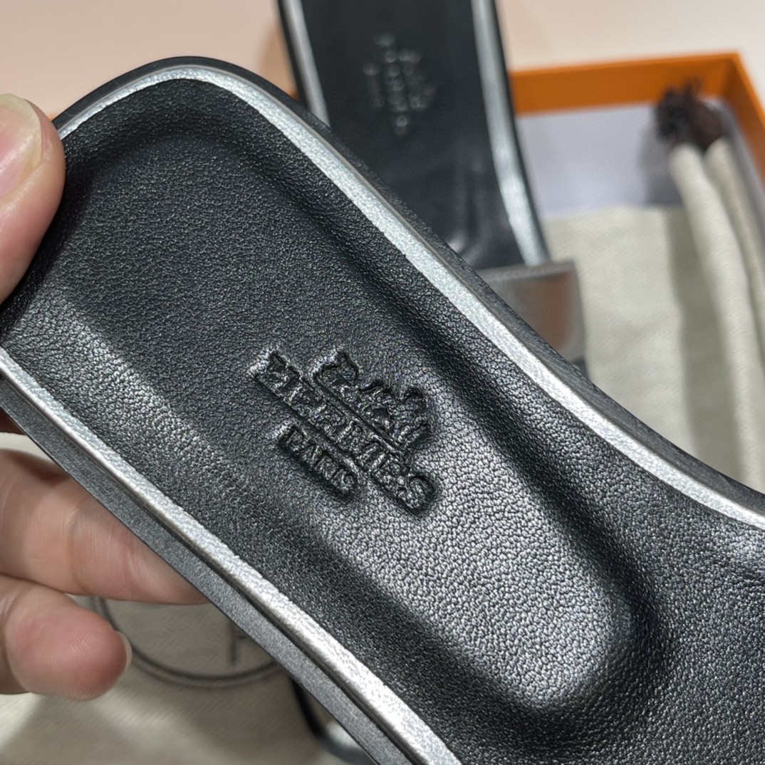 爱马仕 HERMES 纯手工定制 意大利树羔皮底~ 老师傅工艺 size:35-41(偏小一码)  Swfit 皮  银色
