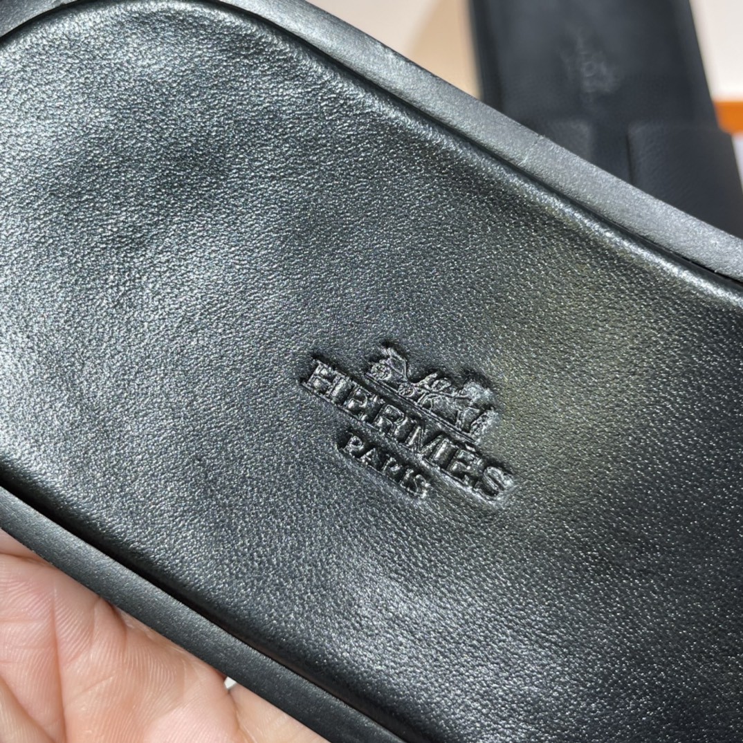 HERMES 男士拖鞋 纯手工 接受预定 偏小一码 39-45 Epsom 黑色 超高级~ 货期12天