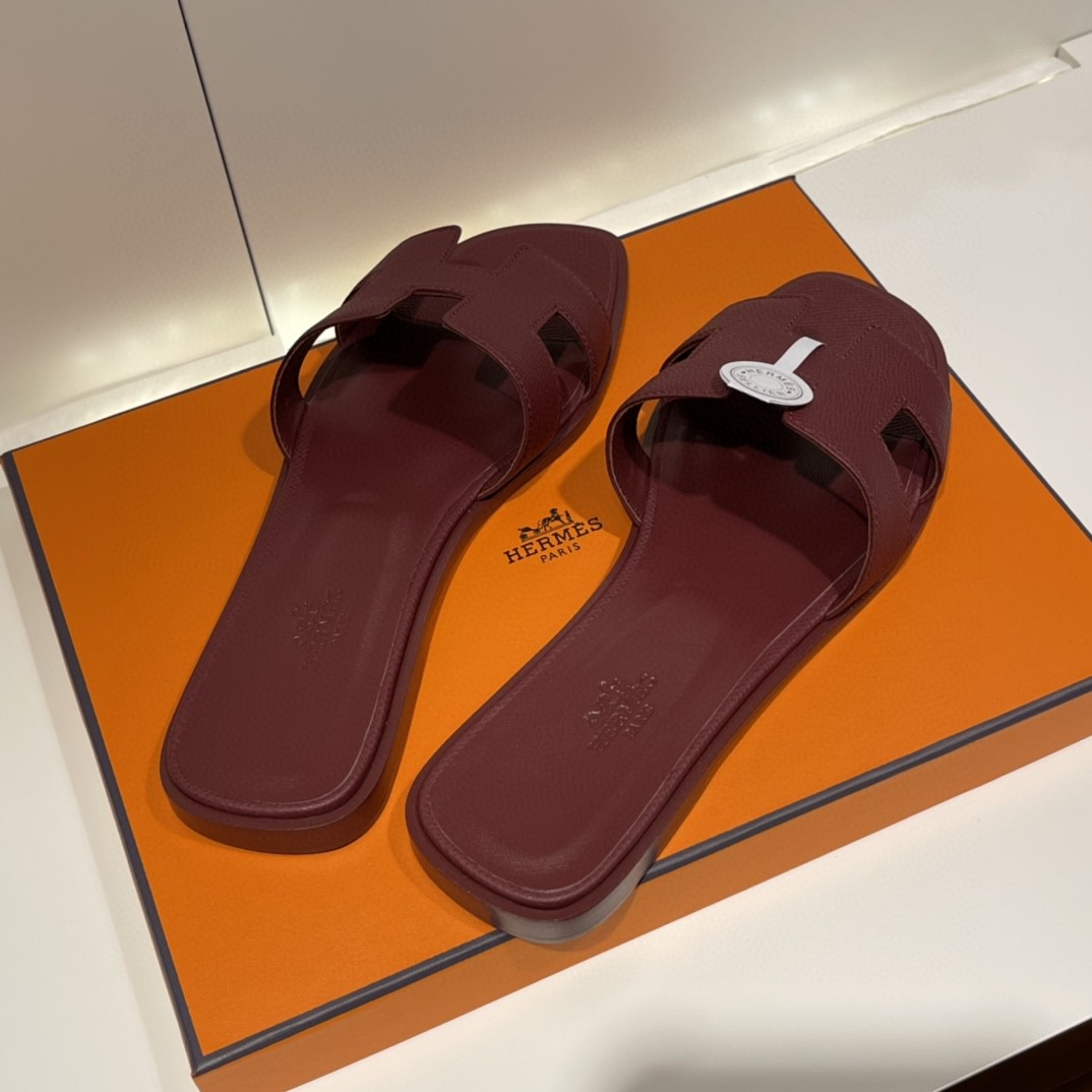 爱马仕 波尔多酒红 好高级的颜色～ 接受预定 35-41码 偏小一码 老师傅工艺 纯手工制作～