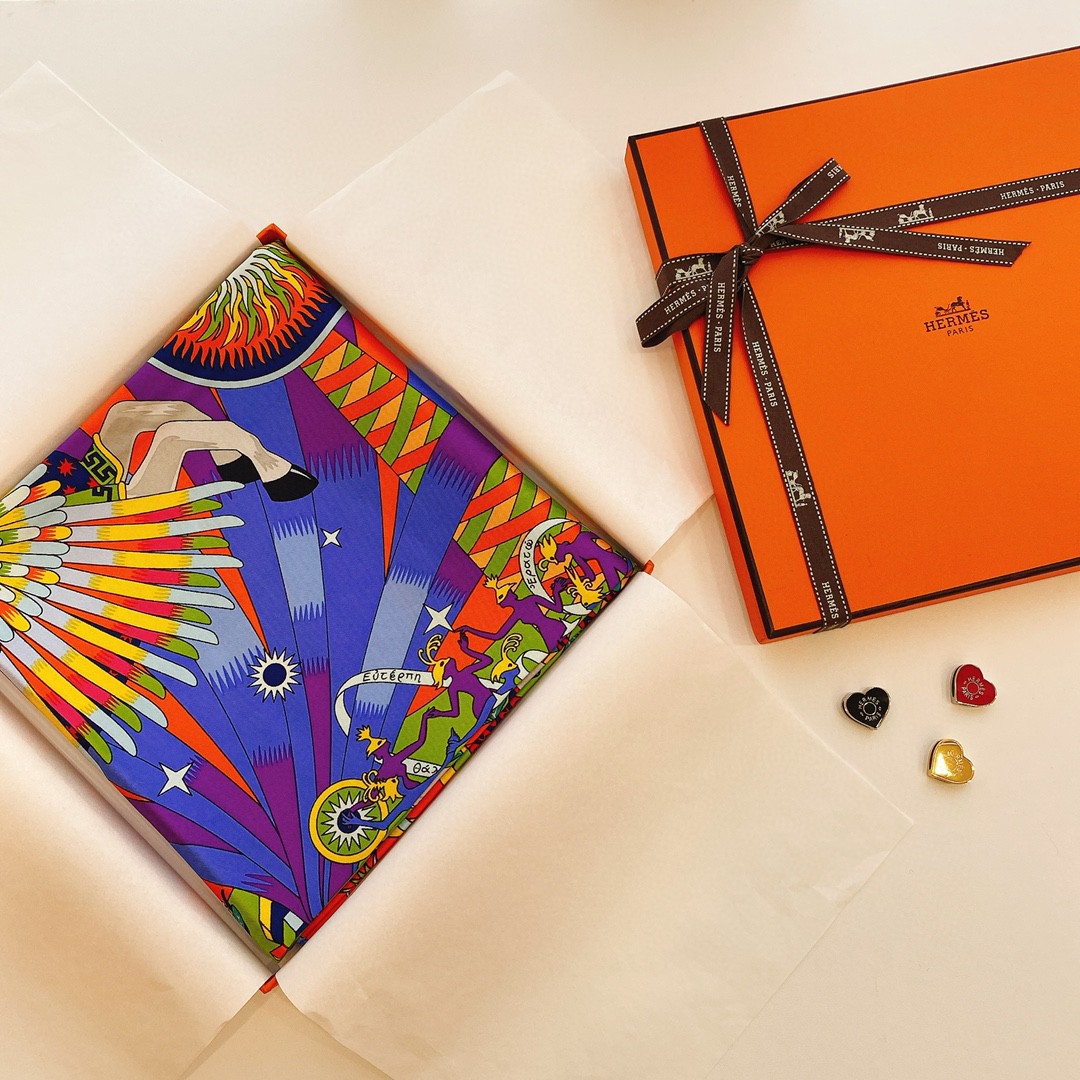 HERMES 21年夏季新款丝巾《飞马之源》橙色 90x90cm 100%真丝材质