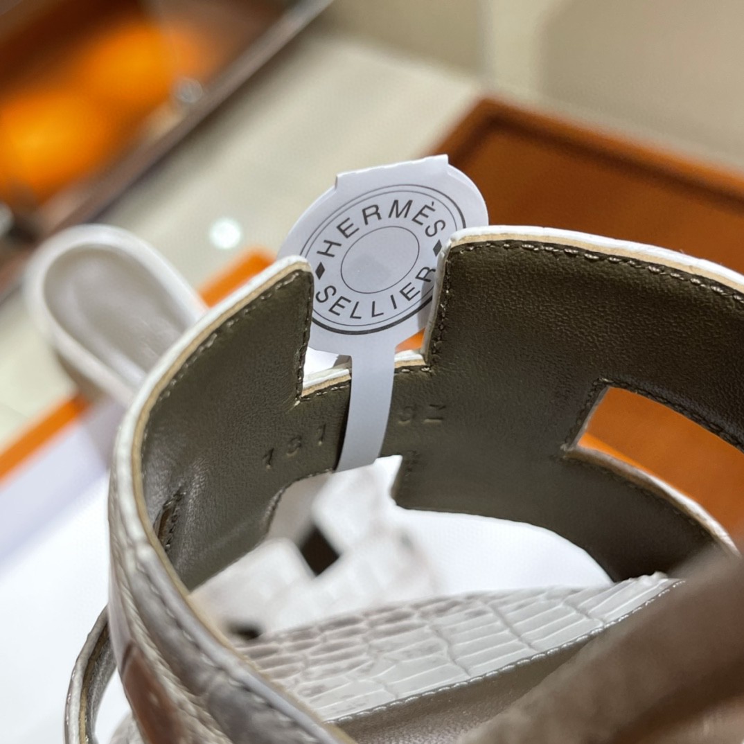 HERMES 客订的鳄鱼皮拖鞋 手工定制 喜马拉雅 高级的的颜色 35-41码（建议定大一码哟)