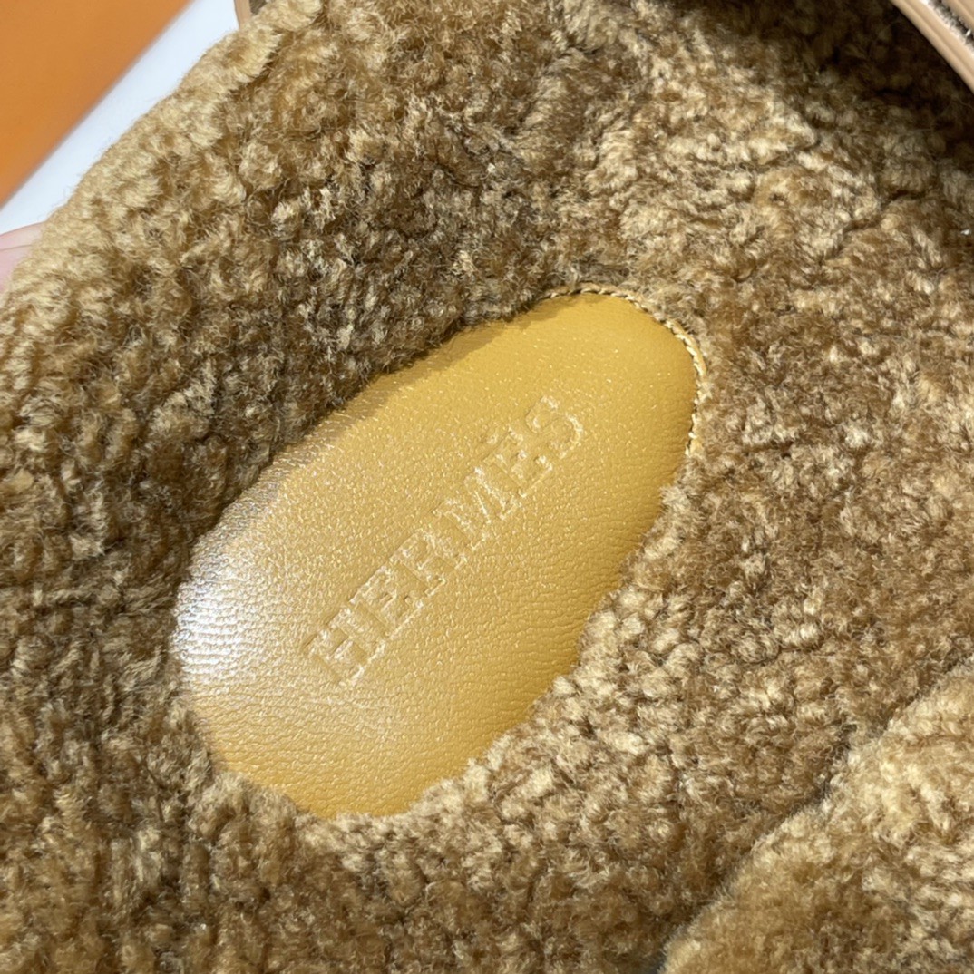 HERMES爱马仕 Chypre 二舅鞋!出乎意料的好看 丑萌丑萌哒  简单好搭配 而且自带高级感