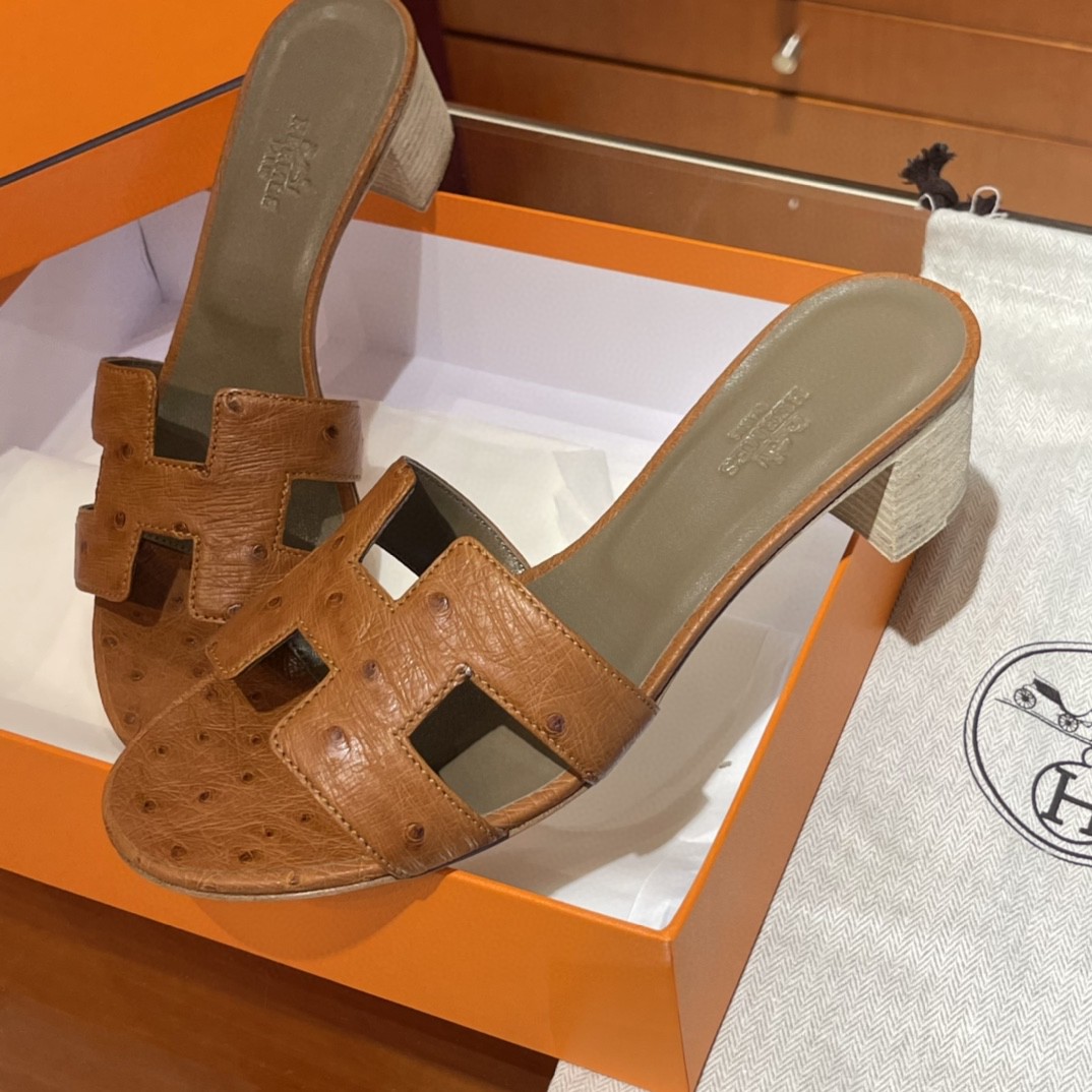 HERMES 客户订做的鸵鸟皮拖鞋出货啦  接受预定哟 实拍图片 近距离感受一下手工及皮料  35-41码 货期十天
