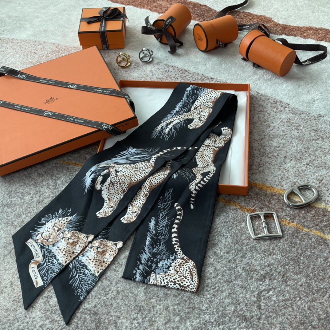 HERMES 21夏季新款Maxi Twilly《猎豹》 黑色 ～100%真丝  10*180cm 可作为头巾、腰带佩戴或系绕颈间