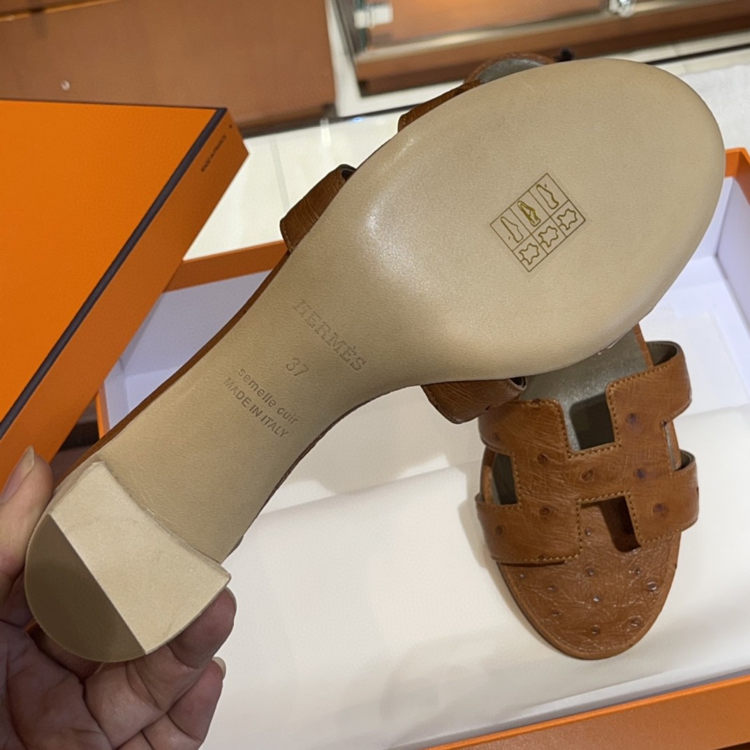 HERMES 客户订做的鸵鸟皮拖鞋出货啦 接受预定哟 实拍图片 近距离感受一下手工及皮料 35-41码 货期十天-铂金女王 HERMES 客户订做的鸵鸟皮拖鞋出货啦 接受预定哟 实拍图片 近距离感受一下手工及皮料 35-41码 货期十天