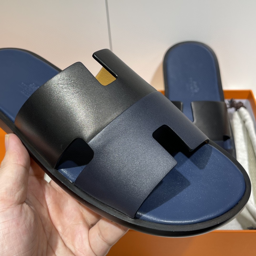 爱马仕 HERMES 男士拖鞋 纯手工 接受预定 偏小一码 39-45 Swfit 皇家蓝拼黑色  超高级~ 货期12天