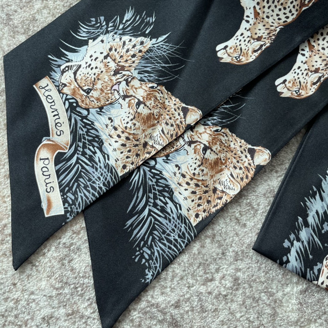 HERMES 21夏季新款Maxi Twilly《猎豹》 黑色 ～100%真丝  10*180cm 可作为头巾、腰带佩戴或系绕颈间