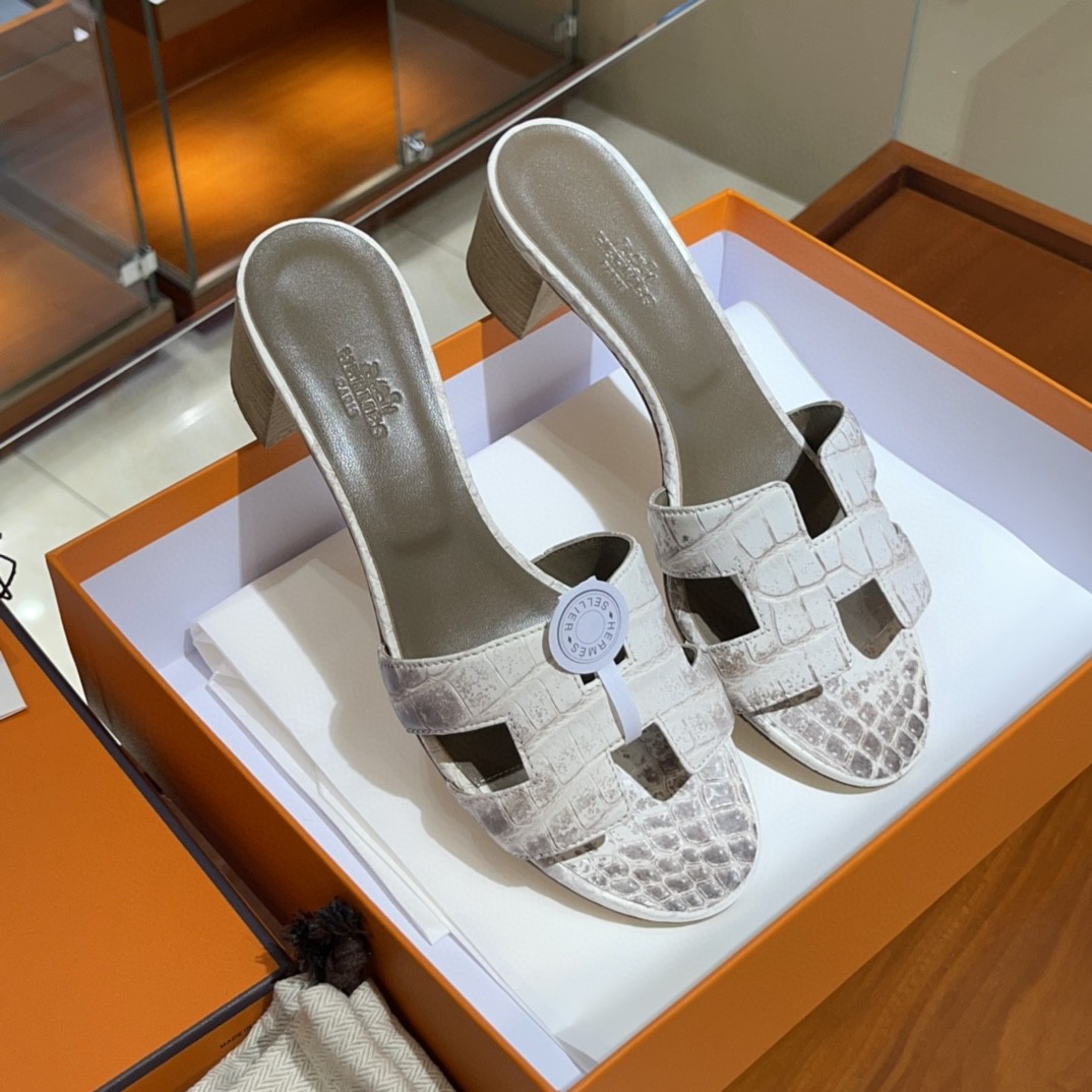 HERMES 客订的鳄鱼皮拖鞋 手工定制 喜马拉雅 高级的的颜色 35-41码（建议定大一码哟)
