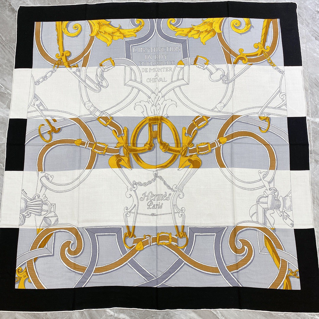 Hermes 秋季款 《国家马术指导条纹版丝绒披肩》灰黑色 Size：140x140cm