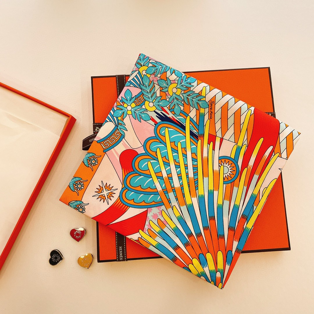 HERMES 21年夏季新款丝巾《飞马之源》粉色 90x90cm 100%真丝材质