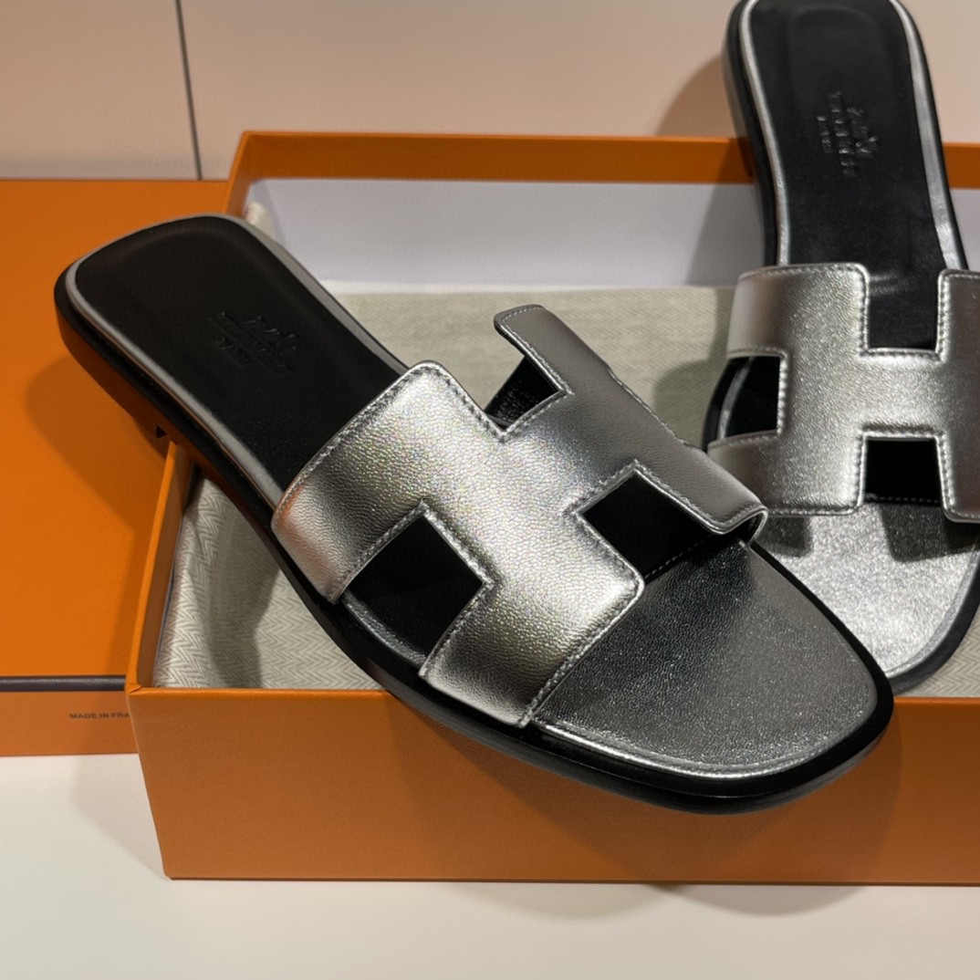 爱马仕 HERMES 纯手工定制 意大利树羔皮底~ 老师傅工艺 size:35-41(偏小一码)  Swfit 皮  银色