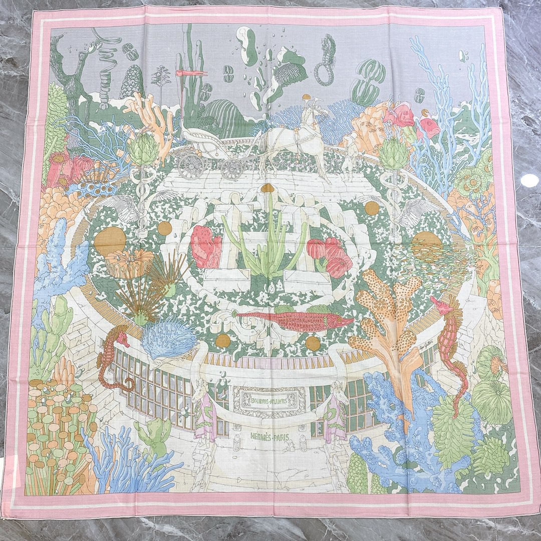 Hermes 秋季款 《藏书章版亚特兰蒂斯丝绒披肩》 粉灰色 Size：140x140cm