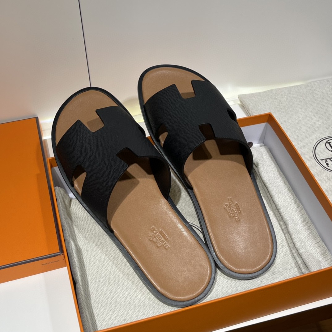 爱马仕 HERMES 男士拖鞋 纯手工 接受预定 偏小一码 39-45 Epsom 黑色  咖啡色垫脚 超高级