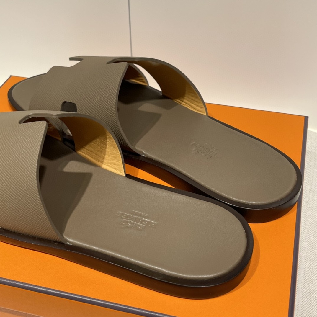 HERMES 男士拖鞋 纯手工 接受预定 偏小一码 39-45 Epsom 大象灰 超高级~ 货期12天