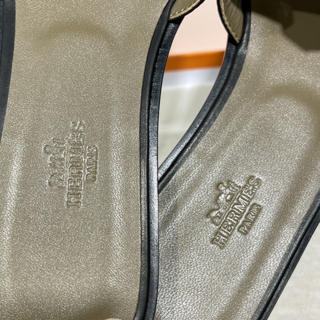 爱马仕 经典款拖鞋 今年专柜最新全包垫脚～ Swift 皮  皮质更柔软舒服 黑色 纯手工定制 35-41