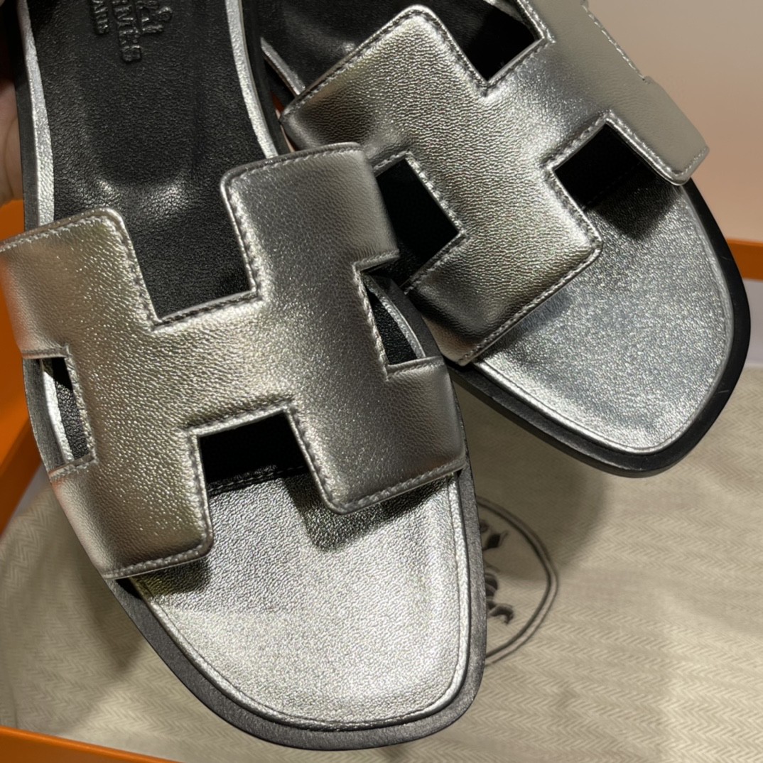 爱马仕 HERMES 纯手工定制 意大利树羔皮底~ 老师傅工艺 size:35-41(偏小一码)  Swfit 皮  银色