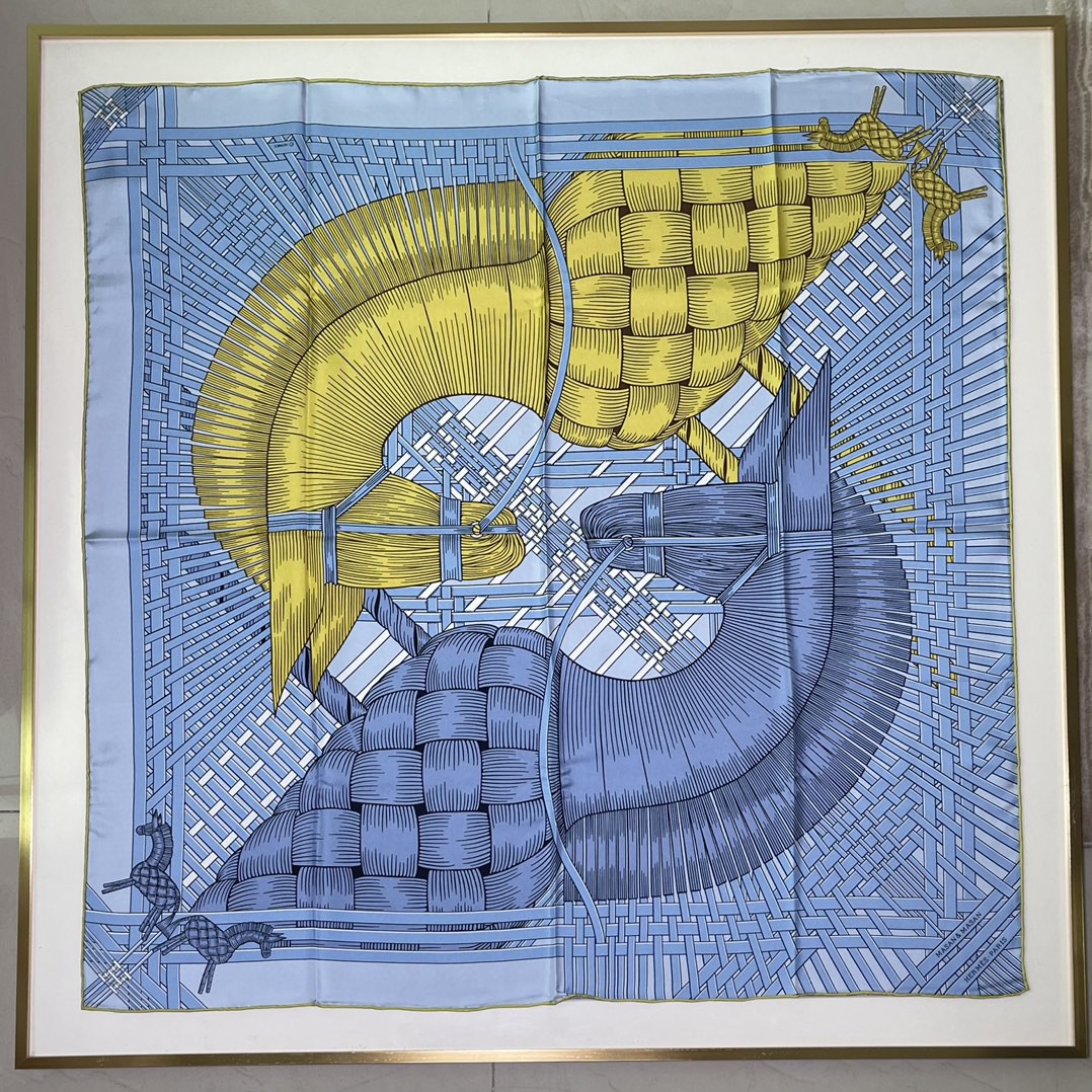 HERMES爱马仕 新品 《两马织情》蓝色 手工卷边斜纹真丝方巾（100%桑蚕丝） 90 x 90厘米