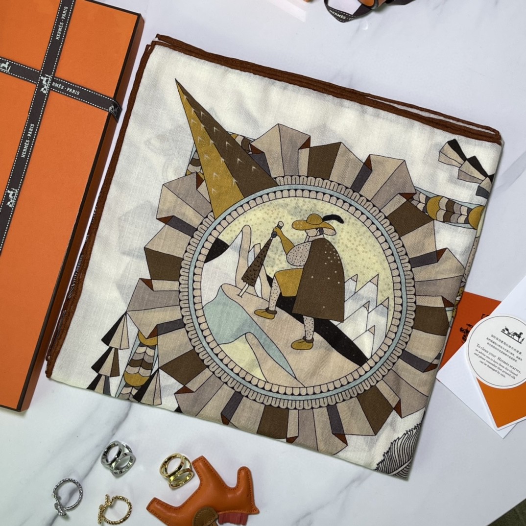 HERMES  爱马仕围巾 秋季新款  Size：140x140cm 丝绒材质 代购品质