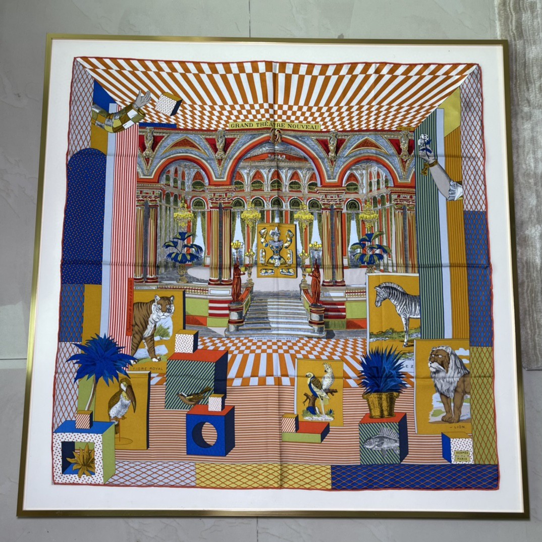 HERMES 新品️《新型大剧院》 手工卷边斜纹真丝方巾 100%桑蚕丝 90 x 90厘米