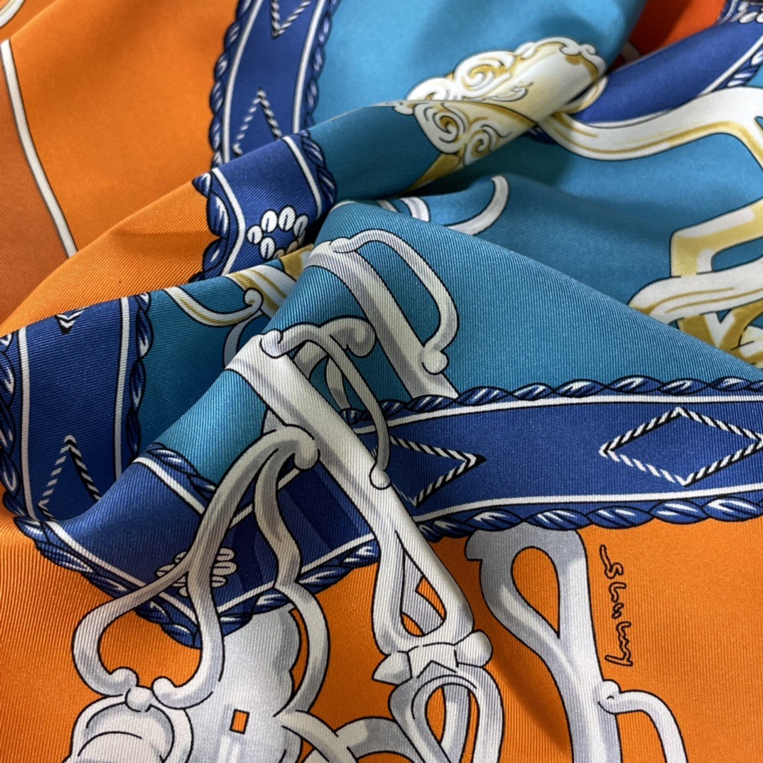 HERMES 新品《名人电梯》真丝方巾  橙色 90*90cm 100%真丝 手工包边