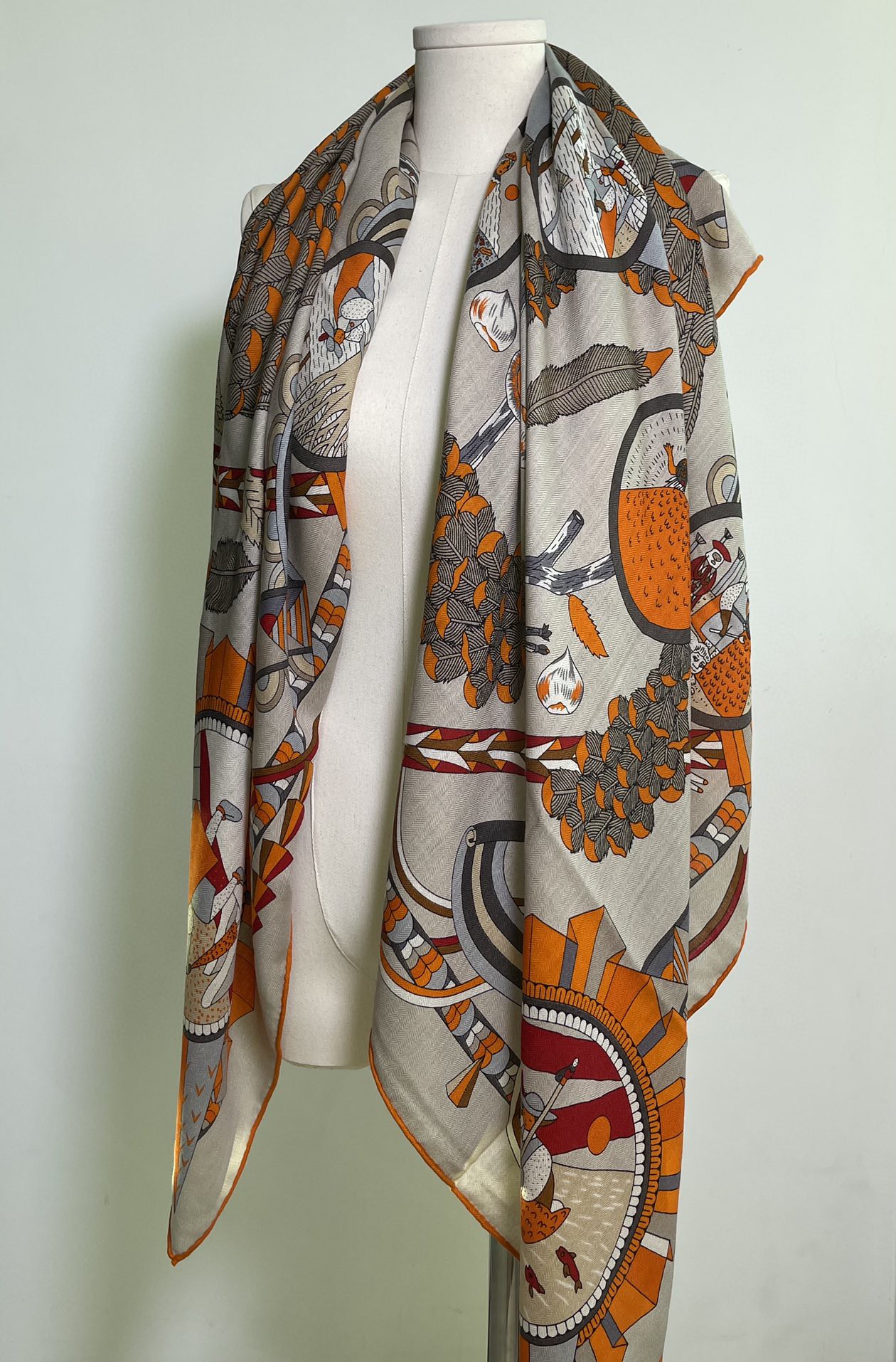 HERMES 爱马仕围巾 秋季新款 Size:140x140cm 丝绒材质 代购品质-铂金女王 HERMES 爱马仕围巾 秋季新款 Size:140x140cm 丝绒材质 代购品质