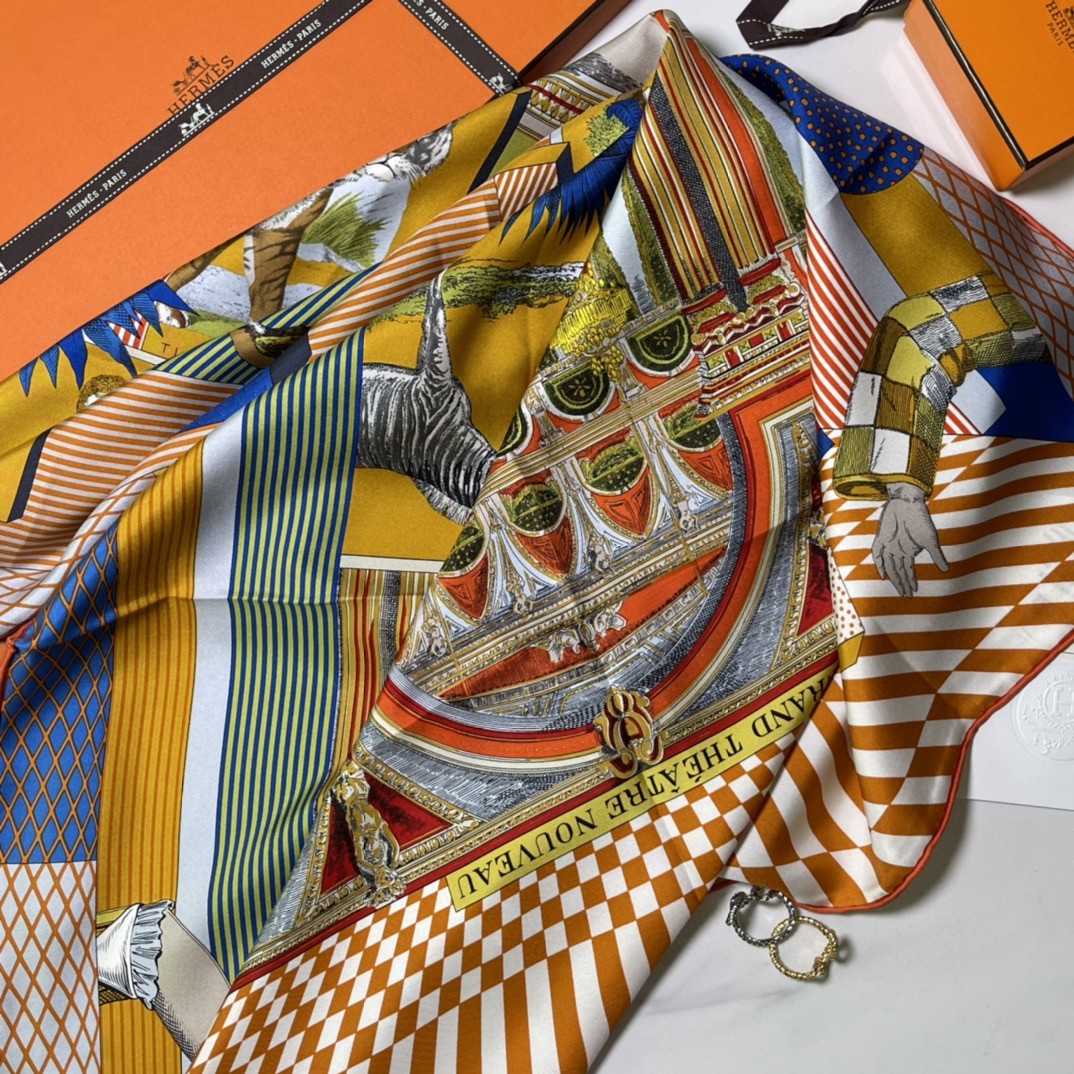 HERMES 新品️《新型大剧院》 手工卷边斜纹真丝方巾 100%桑蚕丝 90 x 90厘米
