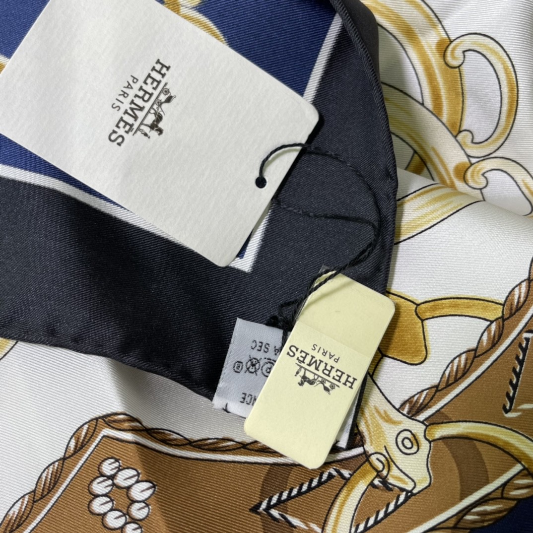 HERMES 新品《名人电梯》真丝方巾 深夜蓝 90*90cm 100%真丝 手工包边