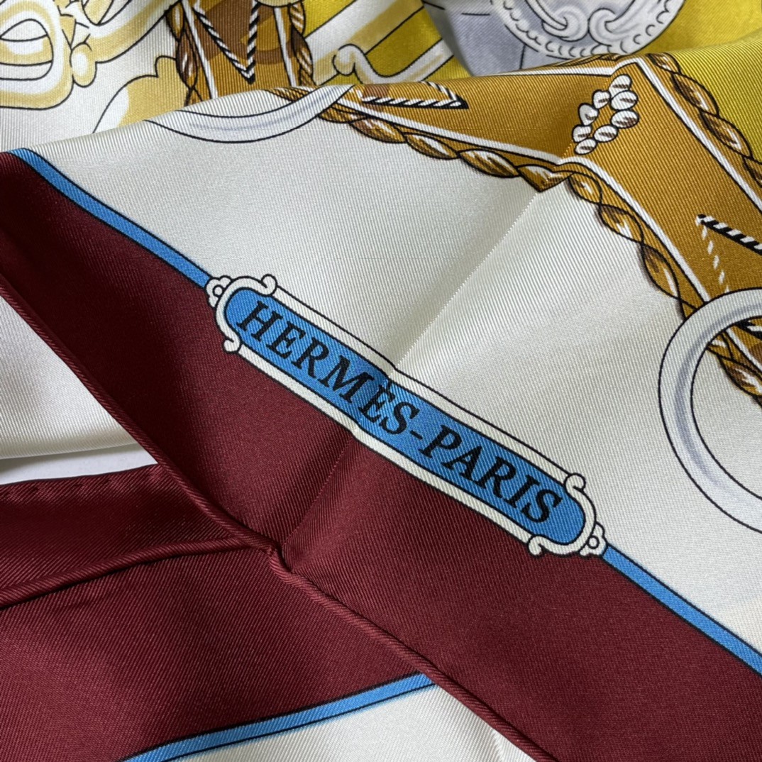 HERMES 新品《名人电梯》真丝方巾 奶油色 90*90cm 100%真丝 手工包边