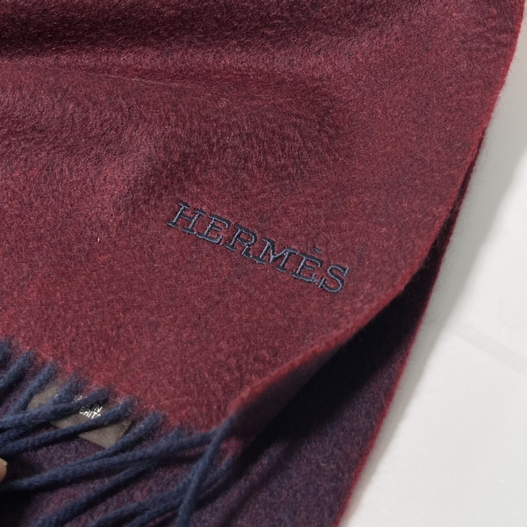 HERMES 爱马仕 秋冬新款羊绒围巾   两用AB面 情侣款 男女通用 30*180cm 5A级纯羊绒 原版全套包装