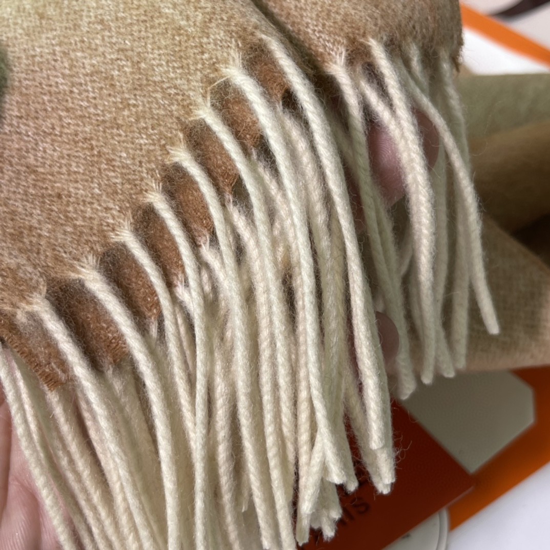 HERMES 爱马仕 秋冬新款羊绒围巾   两用AB面 情侣款 男女通用 30*180cm 5A级纯羊绒 原版全套包装