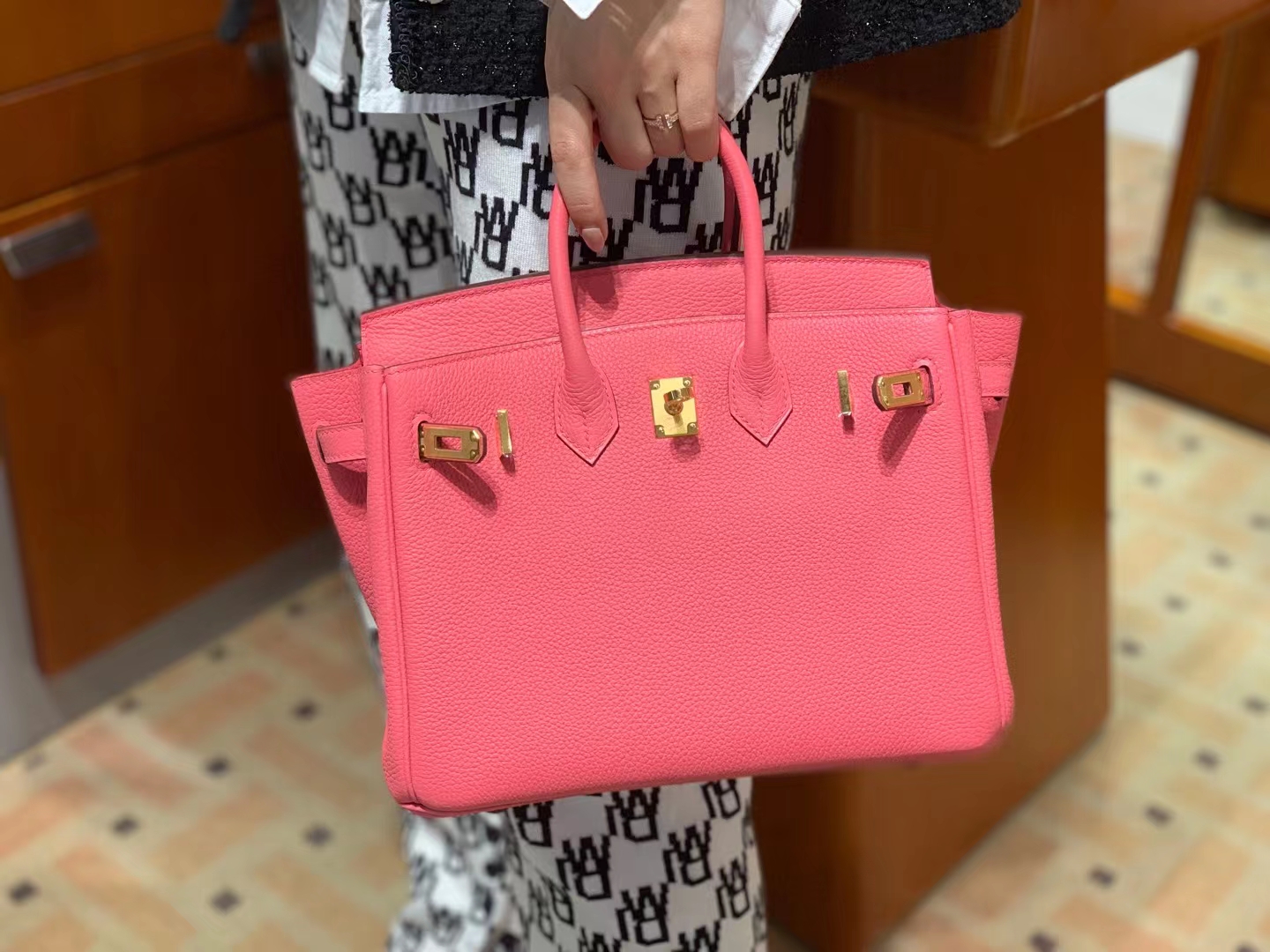 HERMES 爱马仕官网推荐 Birkin 铂金包 新唇膏粉 金扣 TC-铂金女王 HERMES 爱马仕官网推荐 Birkin 铂金包 新唇膏粉 金扣 TC