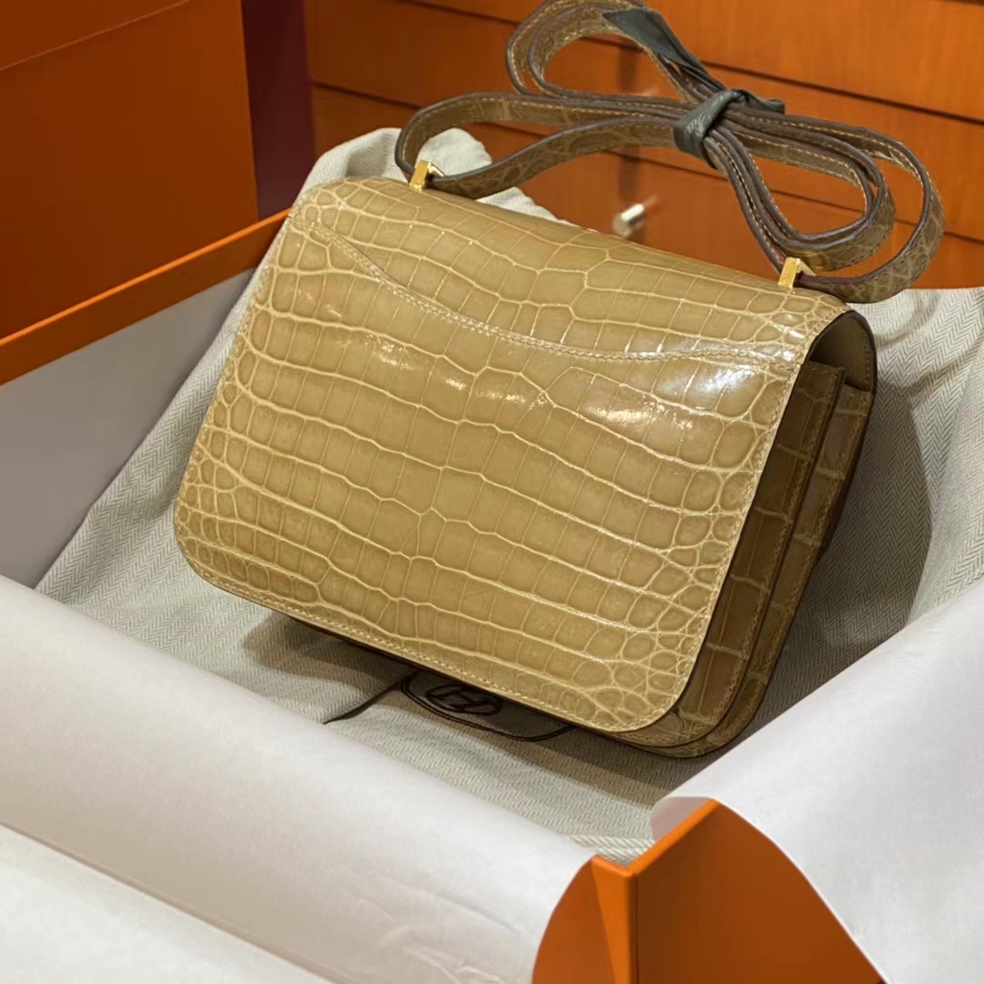 HERMES 香港代工厂 空姐包 Constance 鳄鱼肚皮 那不勒斯黄 金扣 全套包装-铂金女王 HERMES 香港代工厂 空姐包 Constance 鳄鱼肚皮 那不勒斯黄 金扣 全套包装