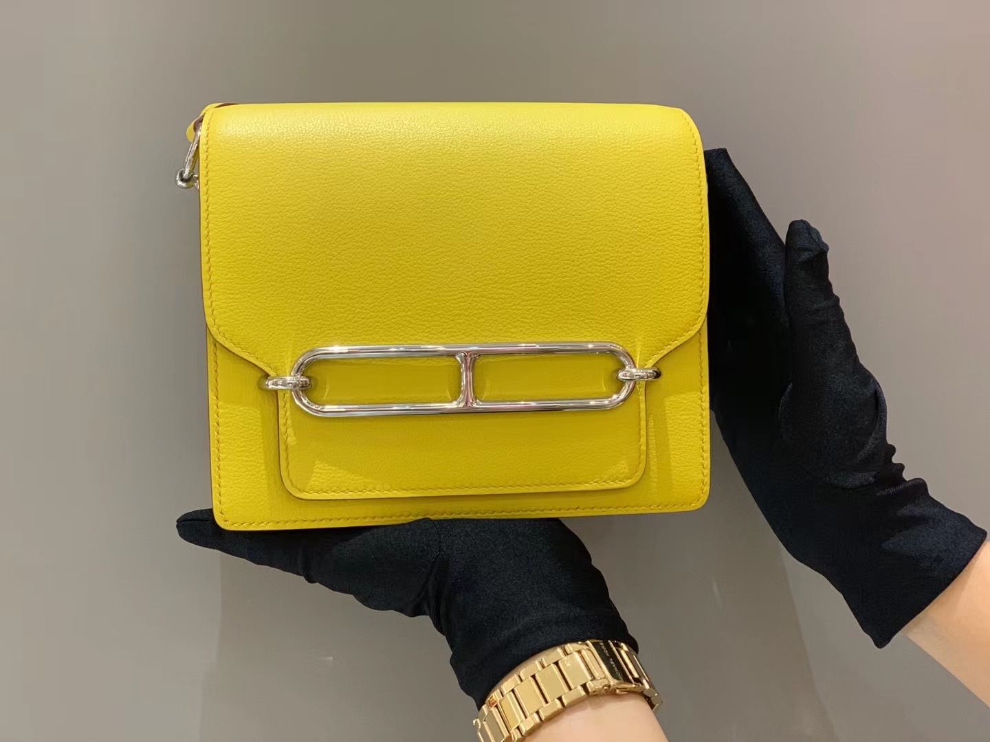 HERMES官网 香港爱马仕 银扣 代工厂出品 柠檬黄 猪鼻子包 Roulis-铂金女王 HERMES官网 香港爱马仕 银扣 代工厂出品 柠檬黄 猪鼻子包 Roulis