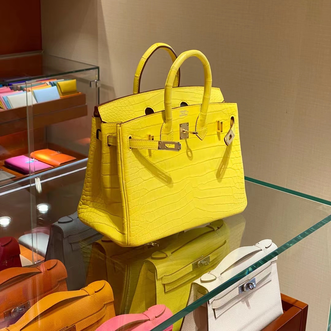 HERMES 爱马仕香港官网 Kelly25 鳄鱼皮 柠檬黄 Birkin 25-铂金女王 HERMES 爱马仕香港官网 Kelly25 鳄鱼皮 柠檬黄 Birkin 25