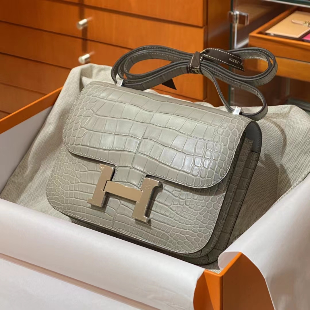HERMES 香港代工厂 空姐包 Constance 鳄鱼肚皮 全套包装 珍珠灰 银扣-铂金女王 HERMES 香港代工厂 空姐包 Constance 鳄鱼肚皮 全套包装 珍珠灰 银扣