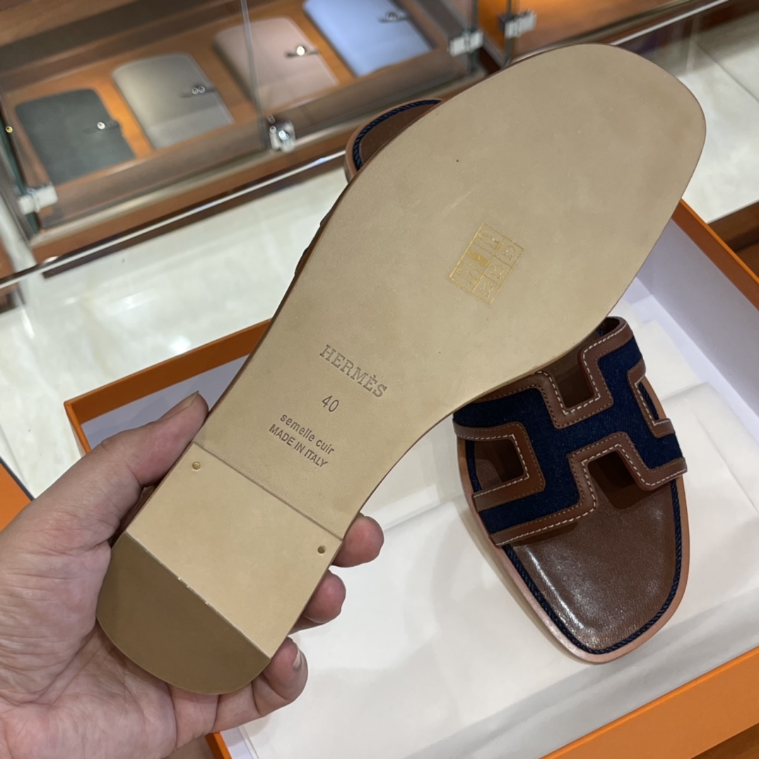H 2022年新款拖鞋 纯手工制作 意大利树羔皮底  码数偏小一码 size：35-41  10天出货 棕拼牛仔