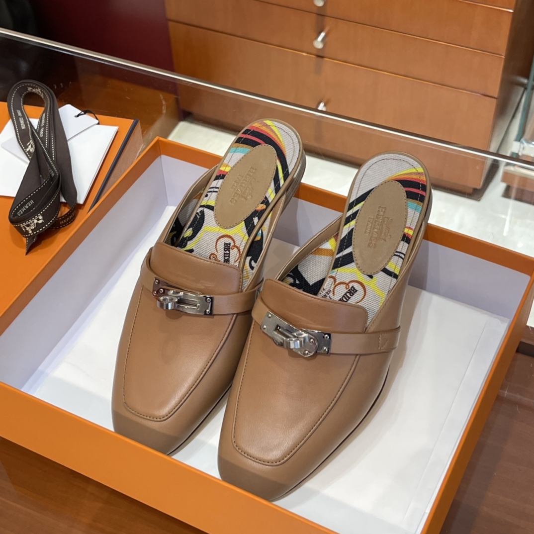 HERMES 手工鞋 凯莉半拖 细节处理到位 奶茶色 size: 35-41 (正码) 10天出货-铂金女王 HERMES 手工鞋 凯莉半拖 细节处理到位 奶茶色 size: 35-41 (正码) 10天出货