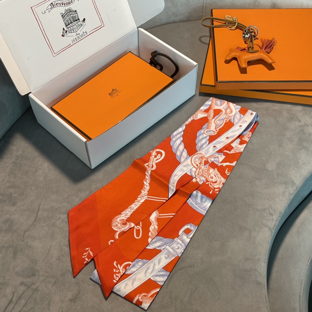 Hermes 21夏季新款Maxi Twilly 《神奇的动物》  橙色～ 100%真丝 10*180cm