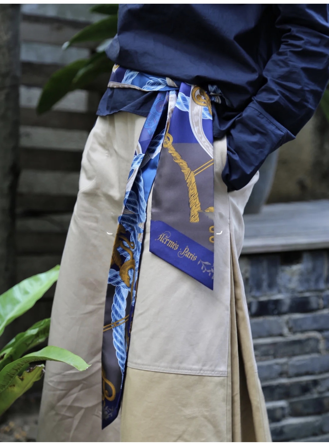 Hermes 21夏季新款Maxi Twilly 《神奇的动物》  藏蓝色～ 100%真丝 10*180cm