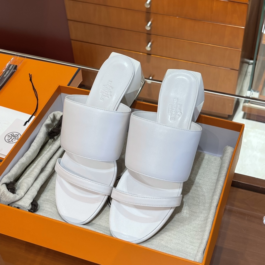 HERMES 新款方跟拖鞋 2色 纯手工定制 接受预定 小牛皮 白色35-41码-铂金女王 HERMES 新款方跟拖鞋 2色 纯手工定制 接受预定 小牛皮 白色35-41码