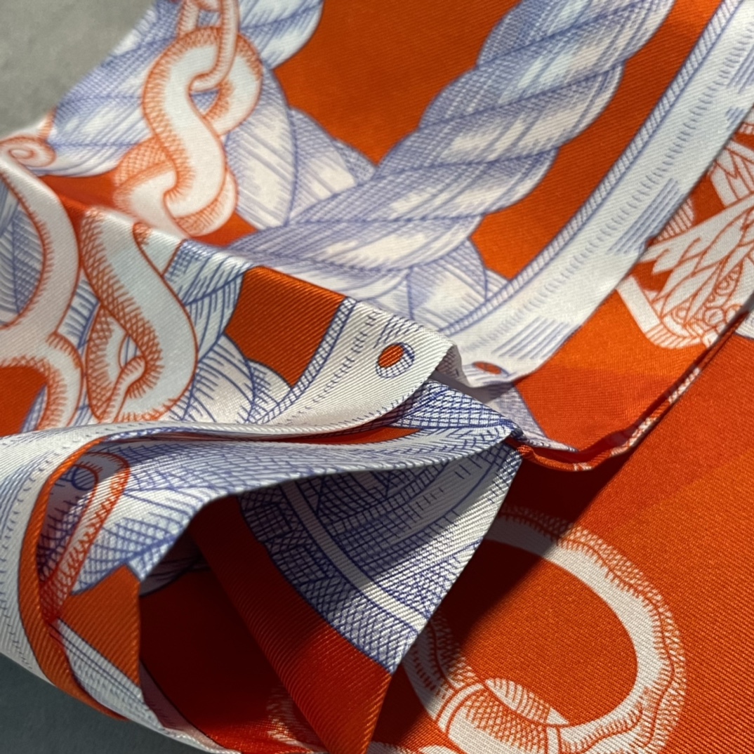 Hermes 21夏季新款Maxi Twilly 《神奇的动物》  橙色～ 100%真丝 10*180cm