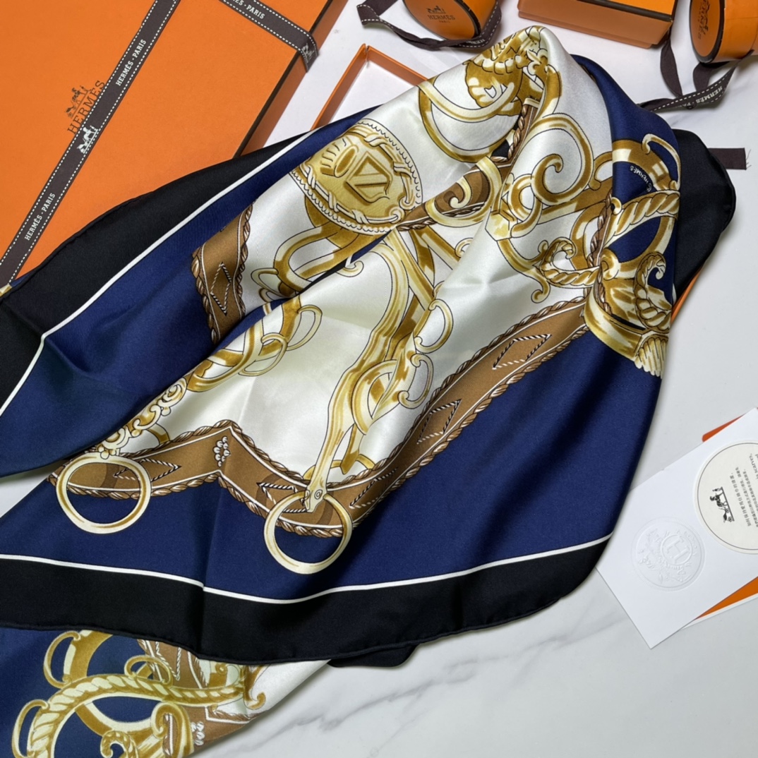 HERMES 新品️ 《名人电梯》真丝方巾 蓝色 90*90cm 100%真丝 手工包边