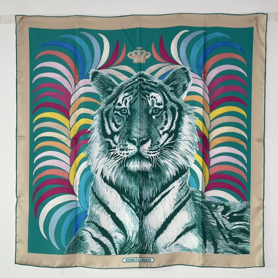 Hermes 新品《王者之虎》双面真丝方巾 手工卷边斜纹真丝双面方巾(100%桑蚕丝)90 x 90厘米-铂金女王 Hermes 新品《王者之虎》双面真丝方巾 手工卷边斜纹真丝双面方巾(100%桑蚕丝)90 x 90厘米