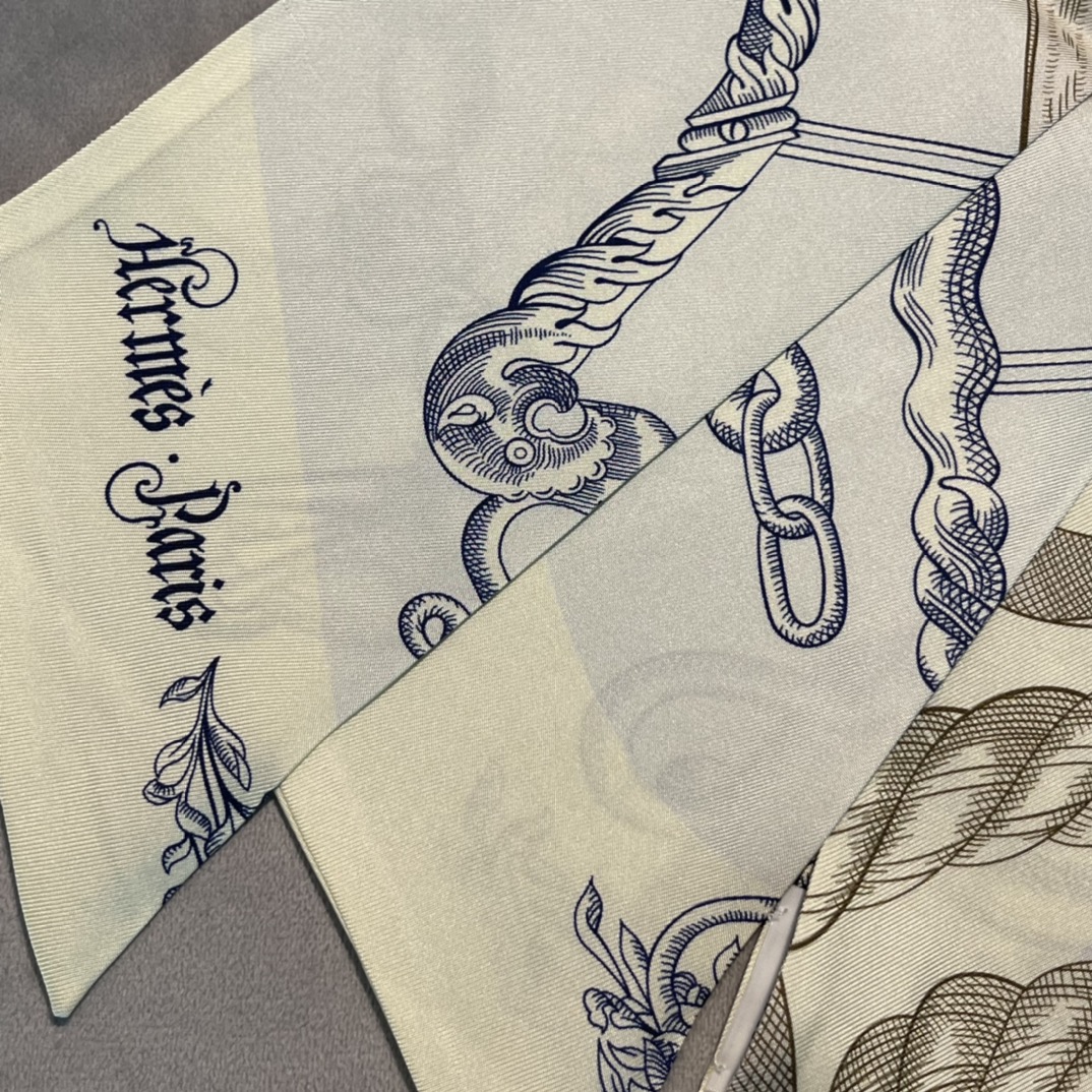 Hermes 21夏季新款Maxi Twilly 《神奇的动物》  白色～ 100%真丝 10*180cm