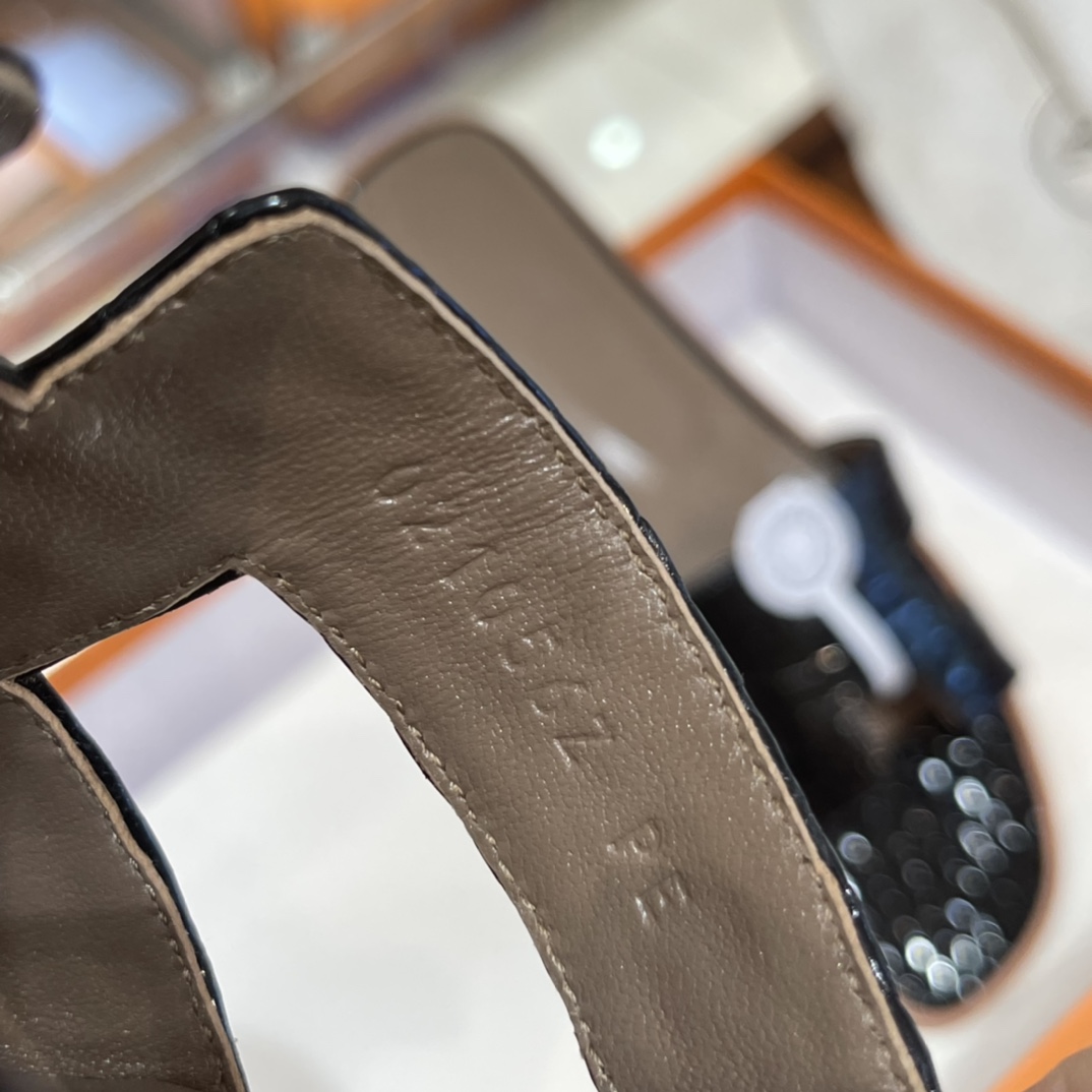 HERMES 鳄鱼皮 拖鞋 黑色 高端定制 老师傅工匠 纯手工定制 Size:35-41 (偏小一码)