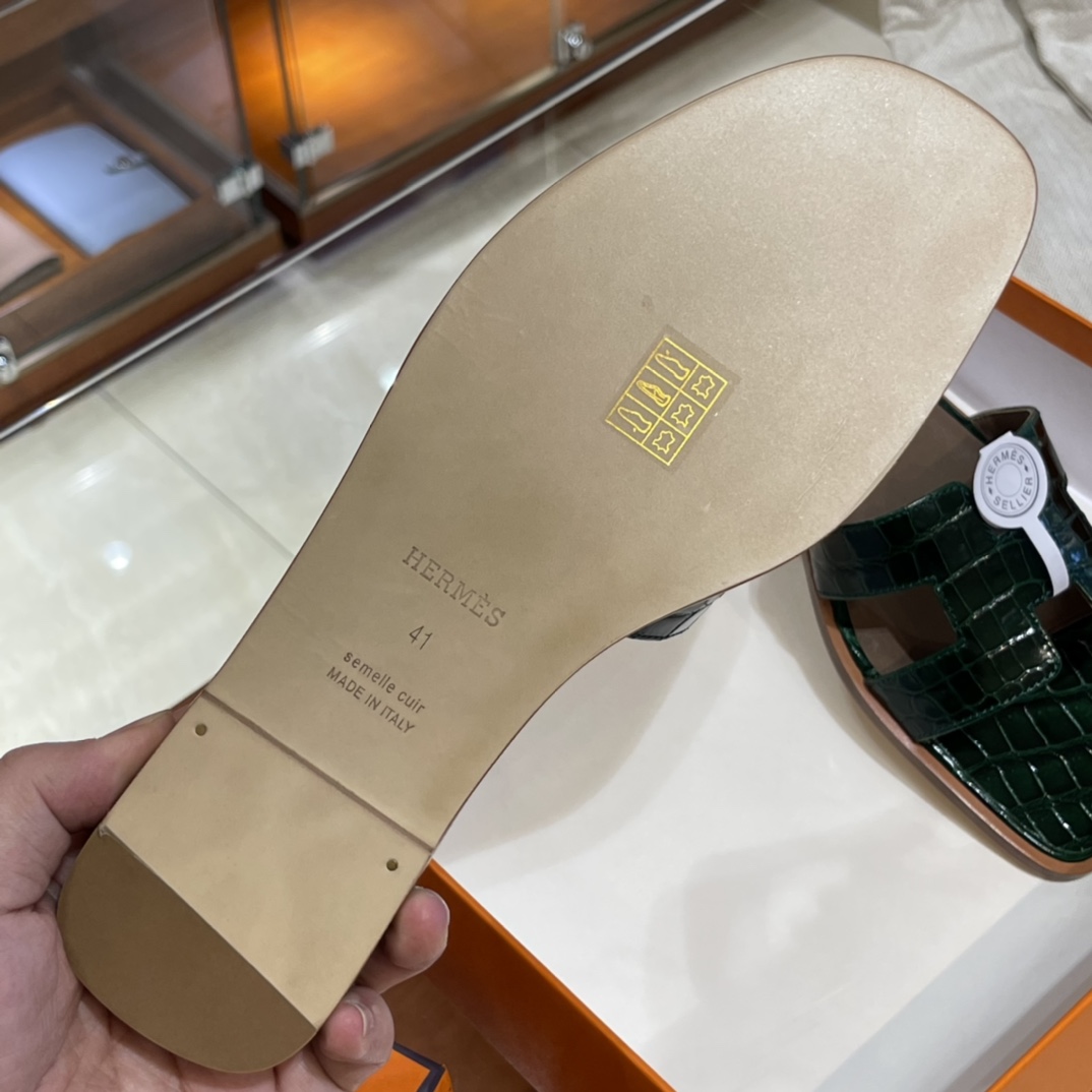 HERMES 鳄鱼皮 拖鞋 电光蓝 高端定制 老师傅工匠 纯手工定制 Size:35-41 (偏小一码)-铂金女王 HERMES 鳄鱼皮 拖鞋 电光蓝 高端定制 老师傅工匠 纯手工定制 Size:35-41 (偏小一码)