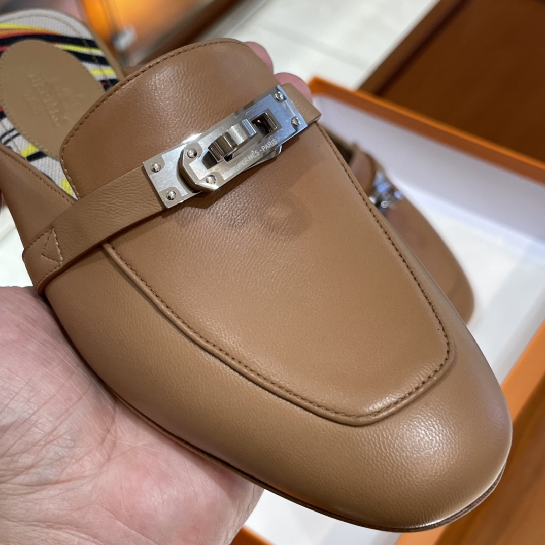 HERMES 手工鞋 凯莉半拖 细节处理到位  奶茶色 size: 35-41 (正码) 10天出货