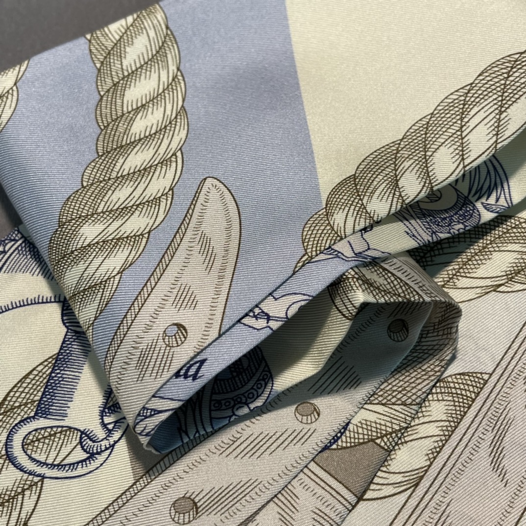Hermes 21夏季新款Maxi Twilly 《神奇的动物》  白色～ 100%真丝 10*180cm